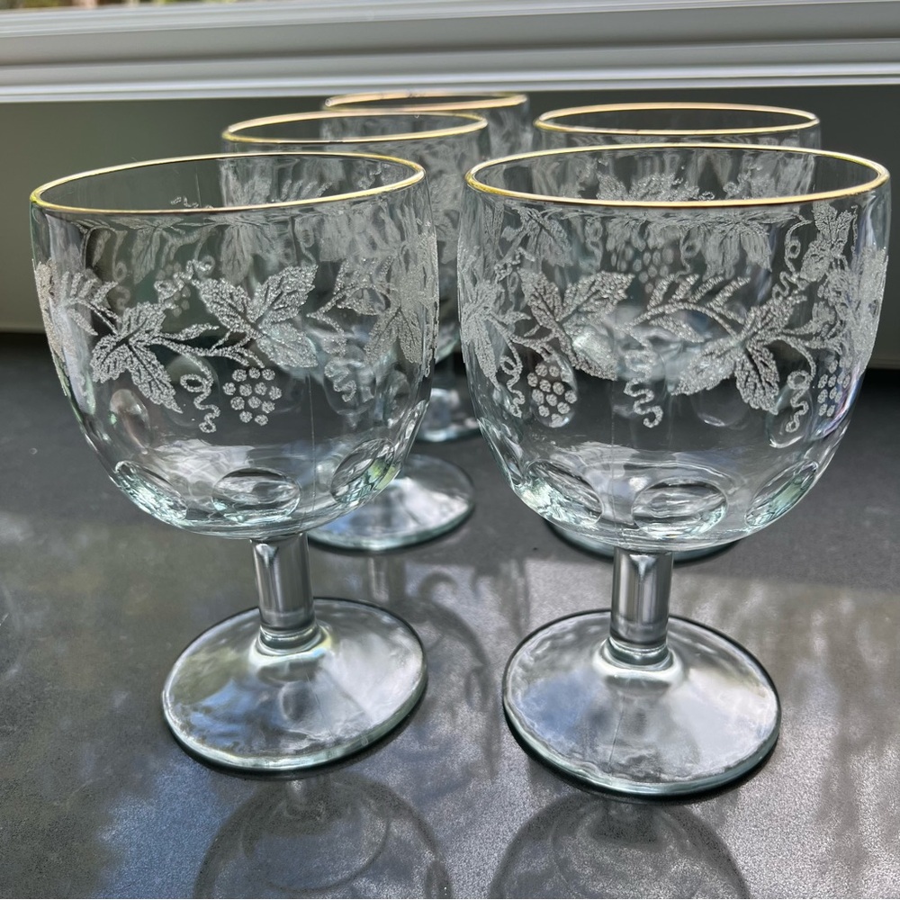 Set of 5 water goblets